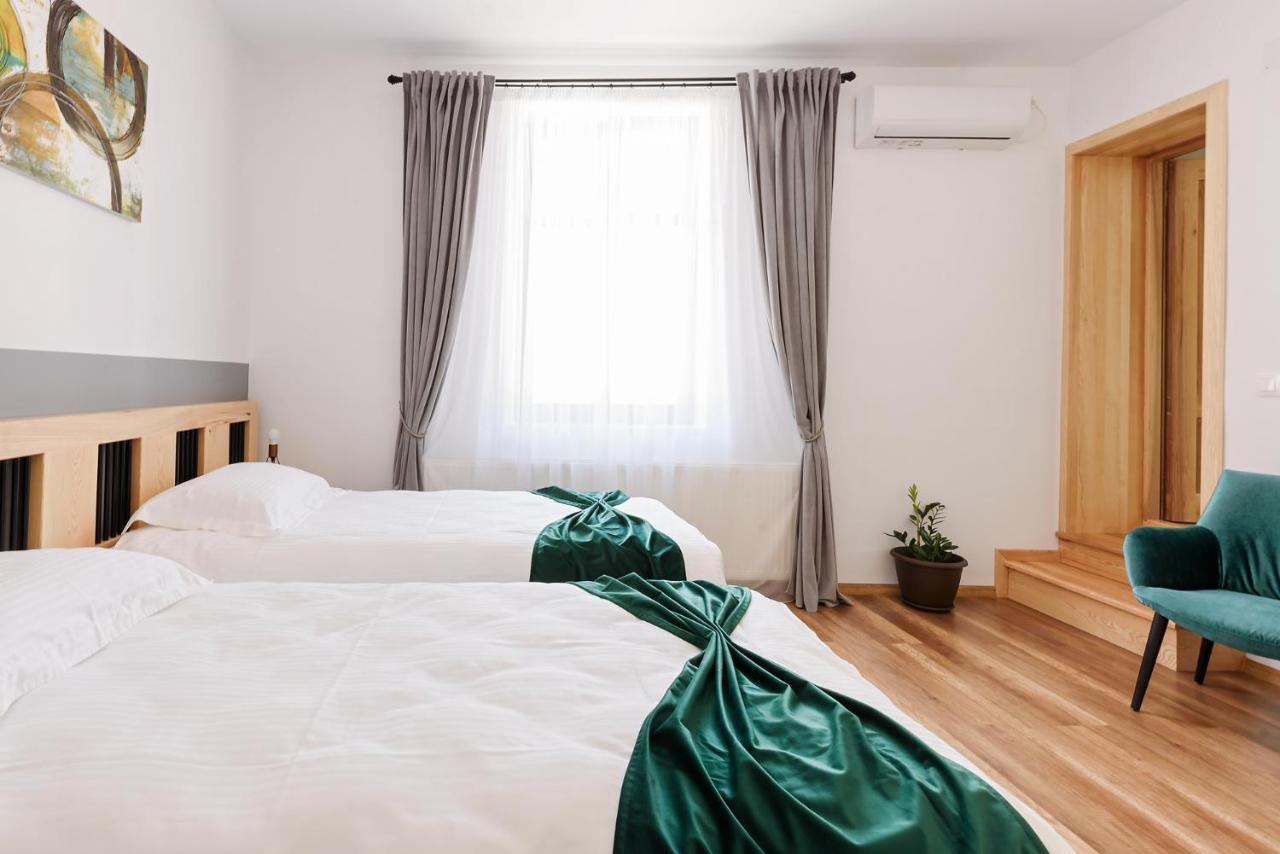 Chic Voyage Hotel Sibiu Luaran gambar